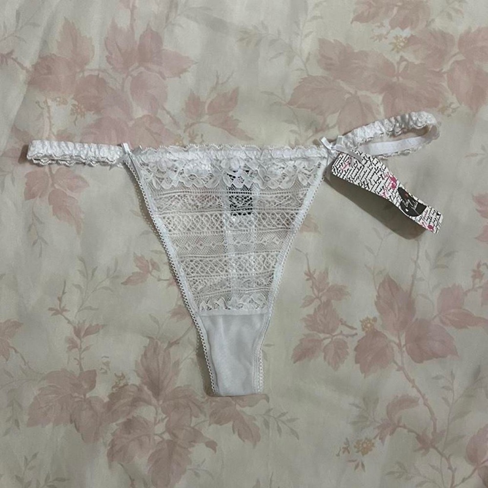 White lace panties